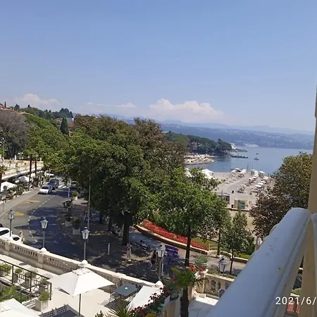 Opatija Studio Garden Oasis By The Beach Διαμέρισμα